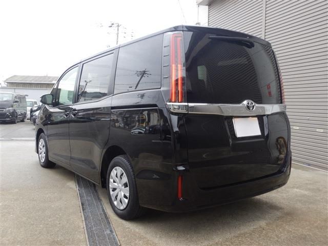 TOYOTA NOAH 2021