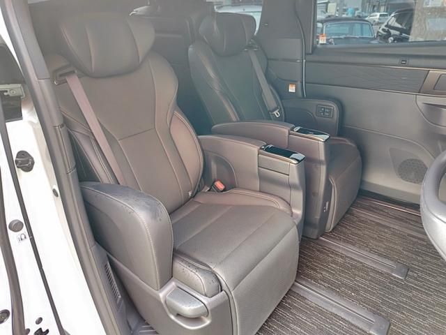 TOYOTA ALPHARD 2024