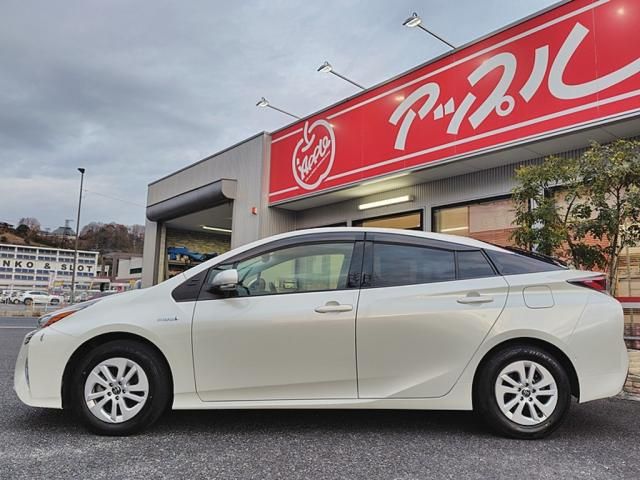 TOYOTA PRIUS 4WD 2017