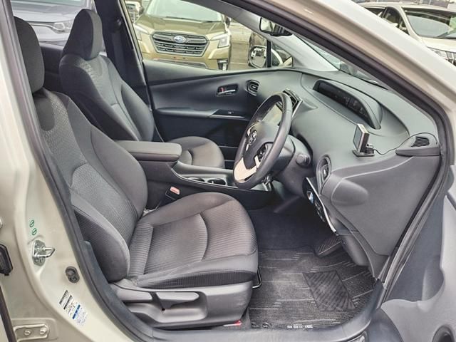 TOYOTA PRIUS 4WD 2017