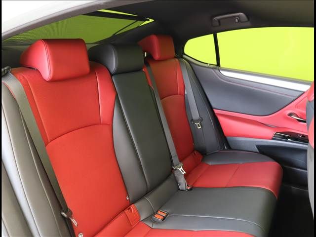 TOYOTA LEXUS ES300h 2022