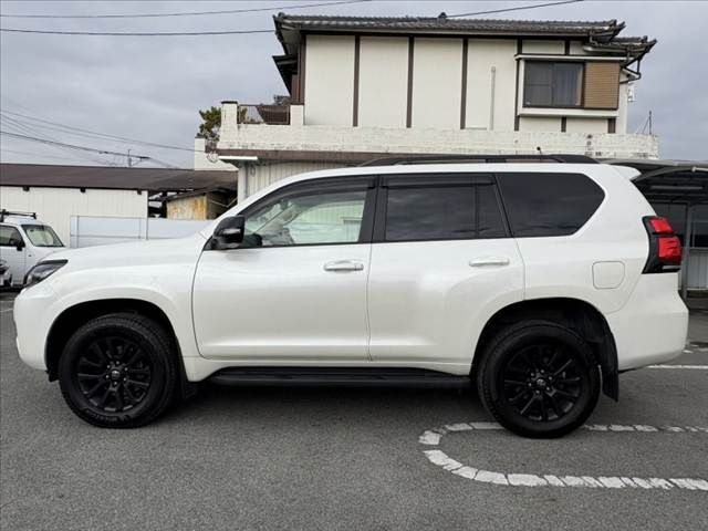 TOYOTA LANDCRUISER PRADO 2022