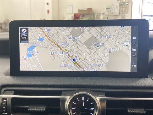 TOYOTA LEXUS IS300h 2021