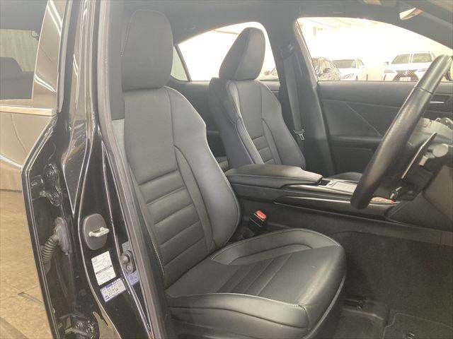 TOYOTA LEXUS IS300h 2021