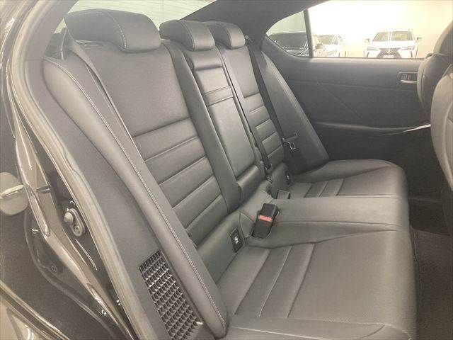 TOYOTA LEXUS IS300h 2021