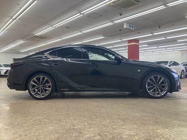 TOYOTA LEXUS IS300h 2021