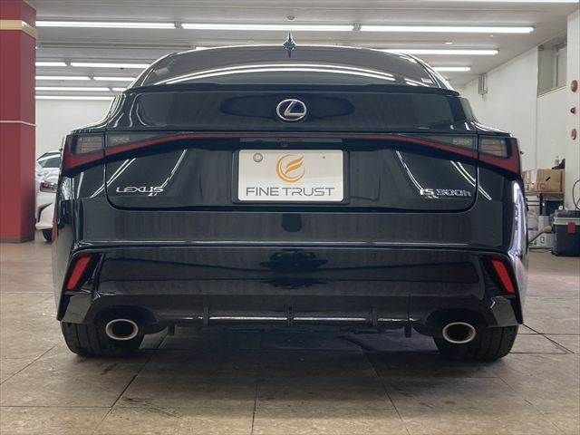 TOYOTA LEXUS IS300h 2021