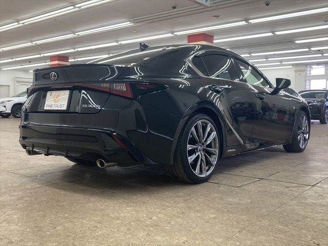 TOYOTA LEXUS IS300h 2021