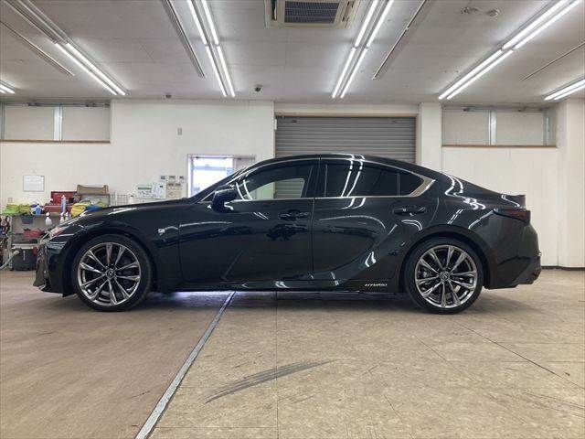 TOYOTA LEXUS IS300h 2021