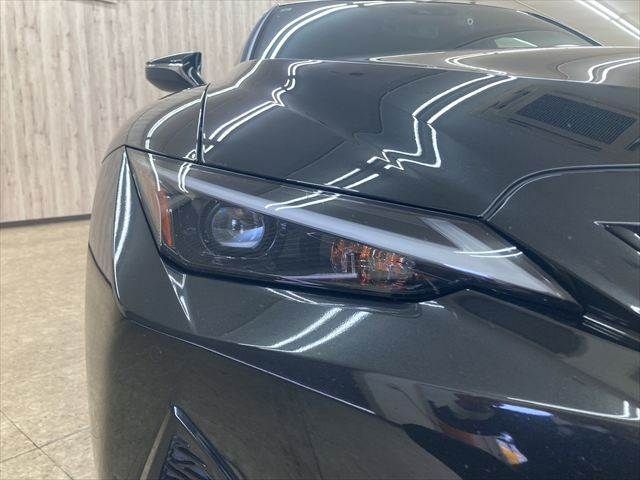 TOYOTA LEXUS IS300h 2021