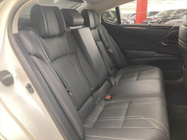 TOYOTA LEXUS ES300h 2019