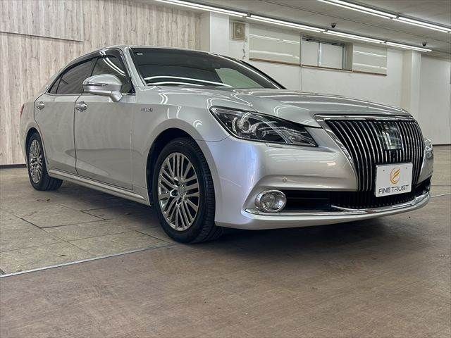 TOYOTA CROWN MAJESTA HYBRID 2015