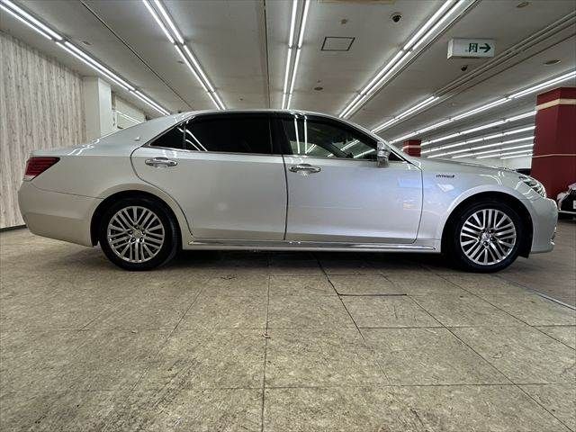 TOYOTA CROWN MAJESTA HYBRID 2015