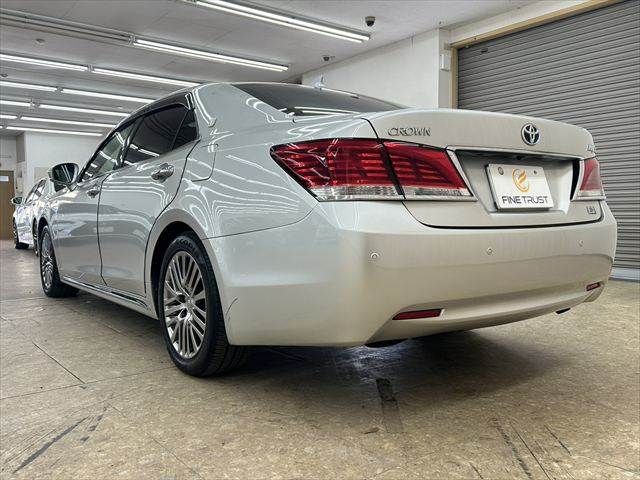 TOYOTA CROWN MAJESTA HYBRID 2015