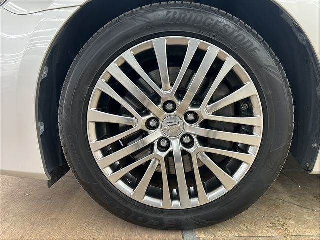 TOYOTA CROWN MAJESTA HYBRID 2015