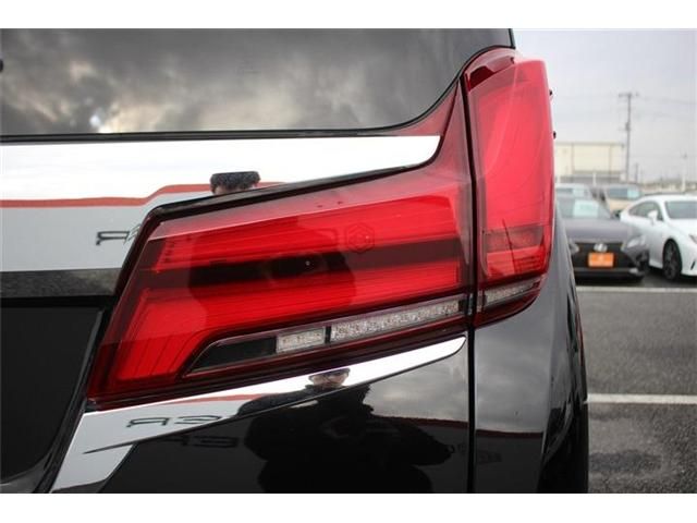 TOYOTA ALPHARD hybrid 4WD 2019