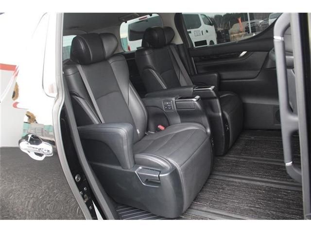 TOYOTA ALPHARD hybrid 4WD 2019
