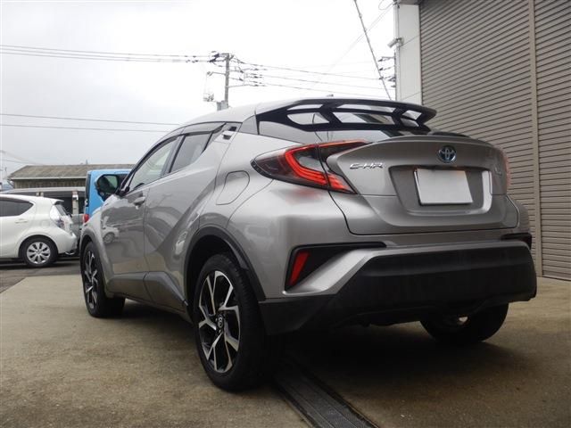 TOYOTA C-HR 2017