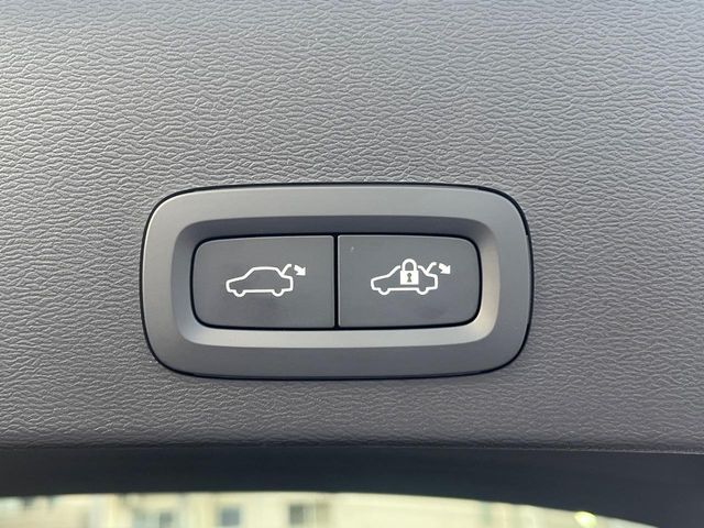 VOLVO VOLVO XC40 2023