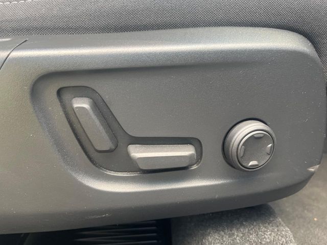 VOLVO VOLVO XC40 2023