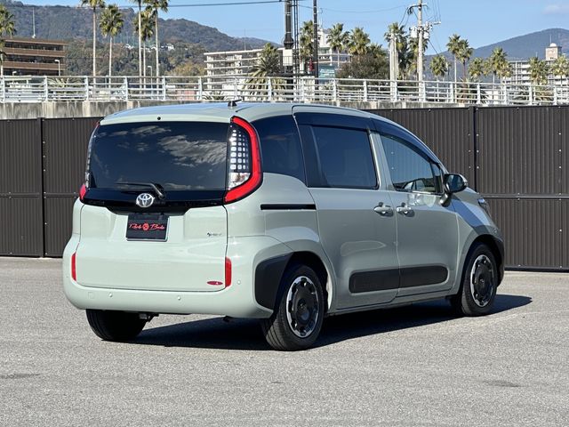 TOYOTA SIENTA HYBRID 2025