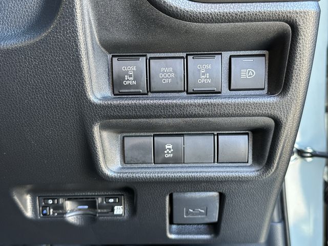 TOYOTA SIENTA HYBRID 2025