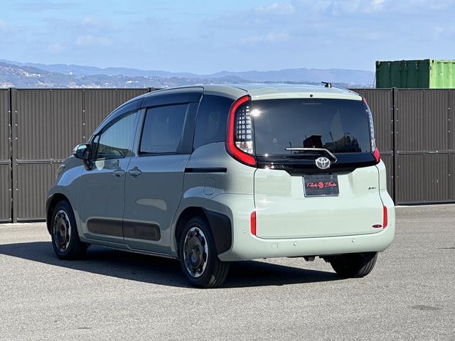 TOYOTA SIENTA HYBRID 2025