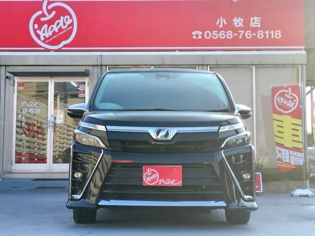 TOYOTA VOXY 2018