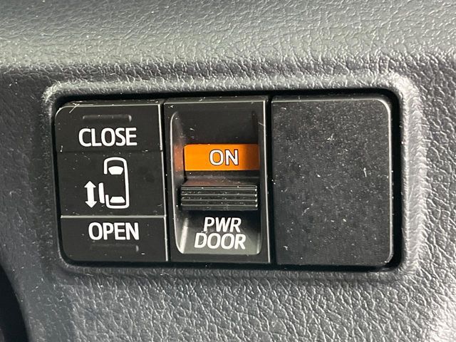 TOYOTA SIENTA HYBRID 2017