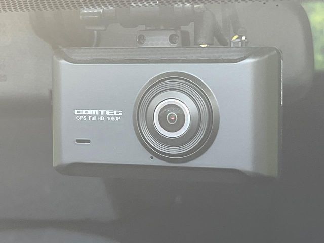 TOYOTA SIENTA HYBRID 2017