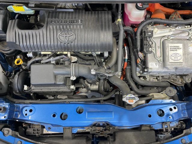 TOYOTA SIENTA HYBRID 2017