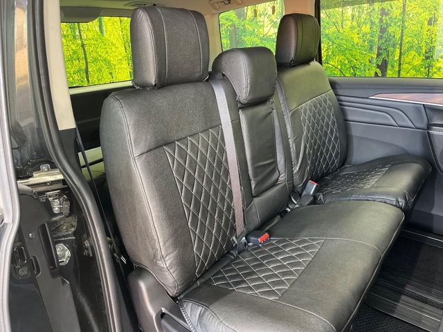 MITSUBISHI DELICA D:5 4WD 2023