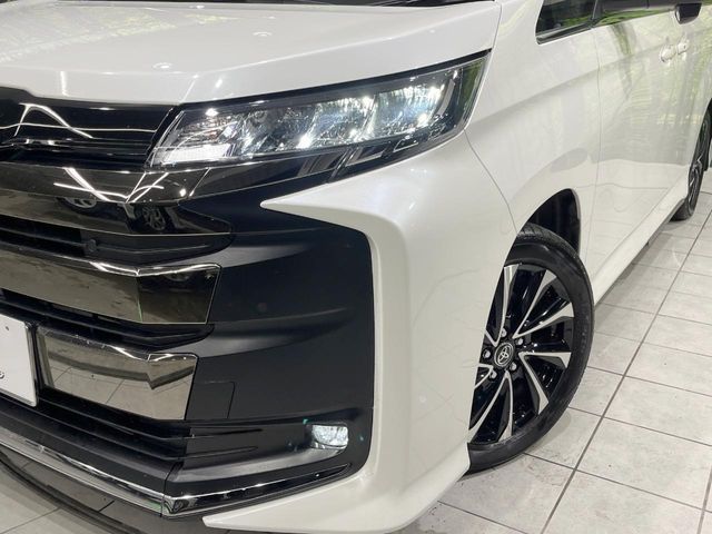 TOYOTA NOAH 2023