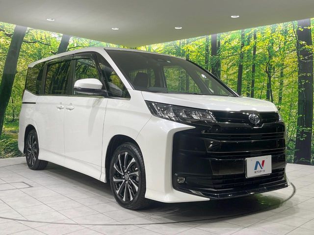 TOYOTA NOAH 2023