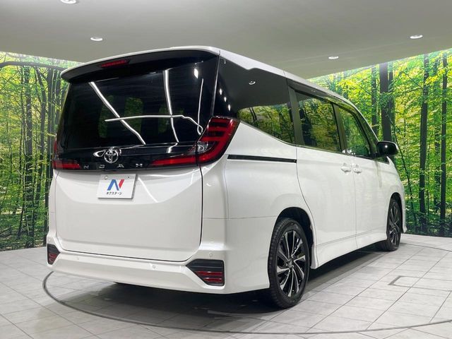 TOYOTA NOAH 2023
