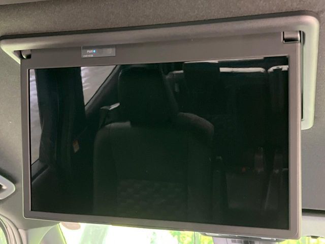 TOYOTA VOXY HYBRID 2023