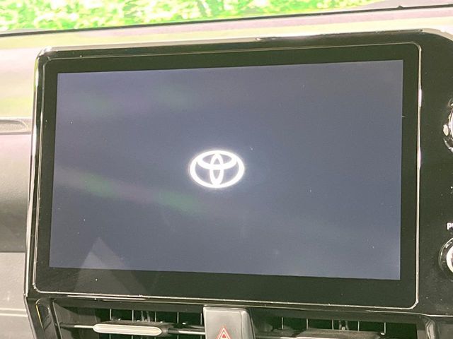 TOYOTA VOXY HYBRID 2023