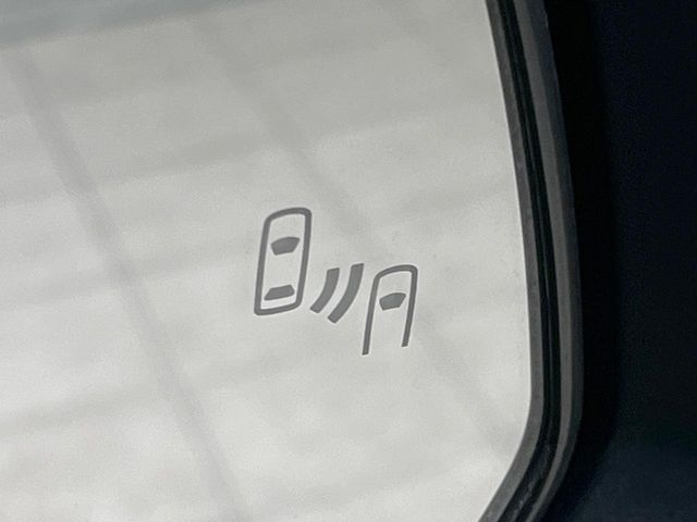 TOYOTA VOXY HYBRID 2023