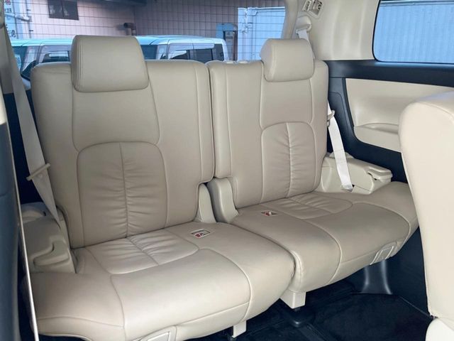 TOYOTA ALPHARD 2015