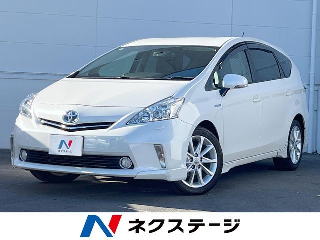 TOYOTA PRIUS Alpha 2013
