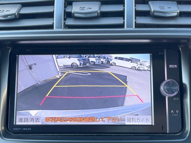 TOYOTA PRIUS Alpha 2013