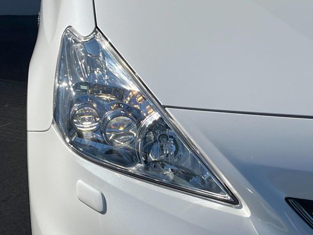 TOYOTA PRIUS Alpha 2013