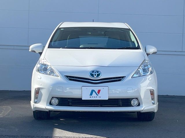 TOYOTA PRIUS Alpha 2013