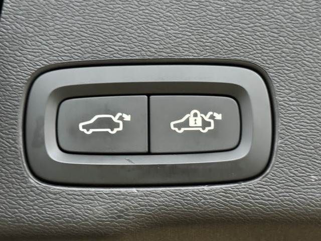 VOLVO VOLVO XC60 2019