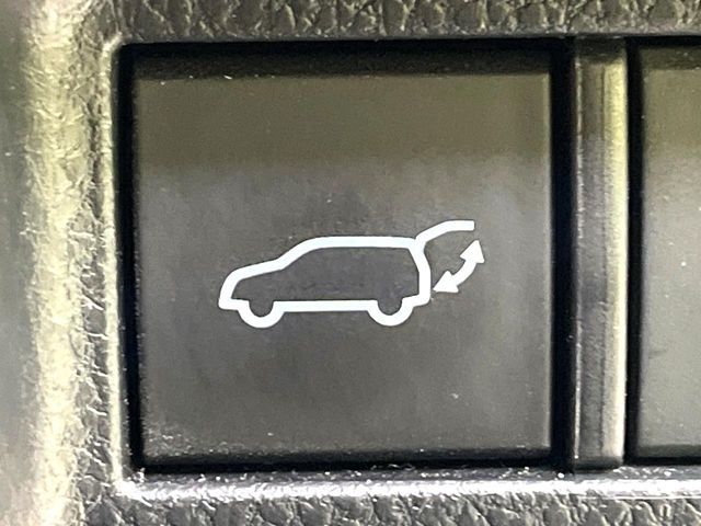 TOYOTA HARRIER 2WD 2022