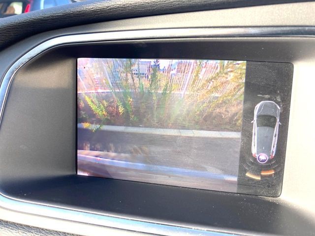 VOLVO VOLVO V40 2017