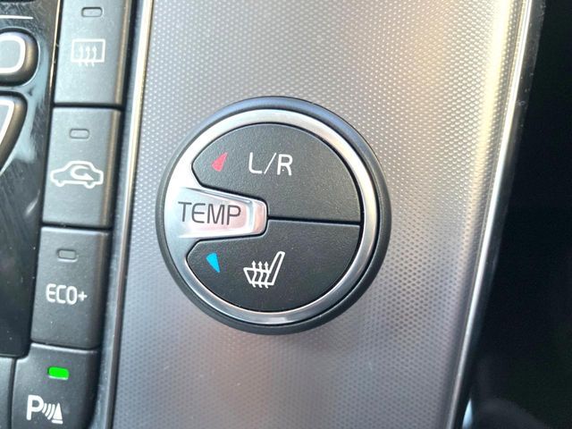 VOLVO VOLVO V40 2017