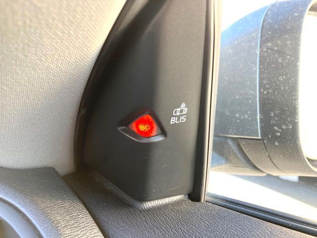 VOLVO VOLVO V40 2017