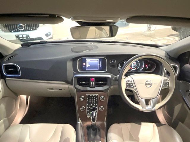 VOLVO VOLVO V40 2018