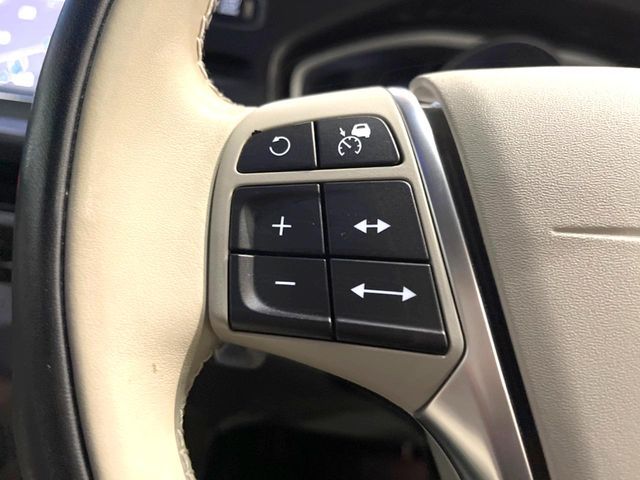 VOLVO VOLVO V40 2018